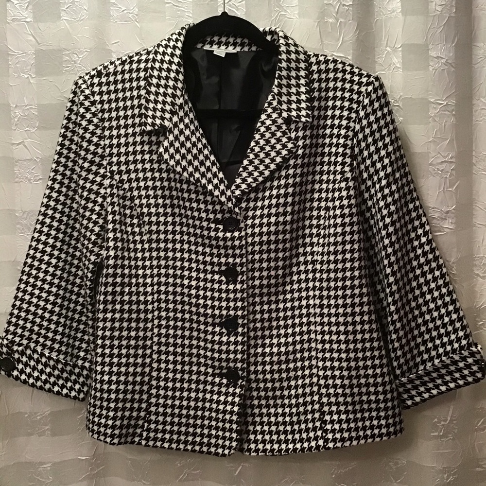 DressBarn Houndstooth Bracelet Sleeve Blazer